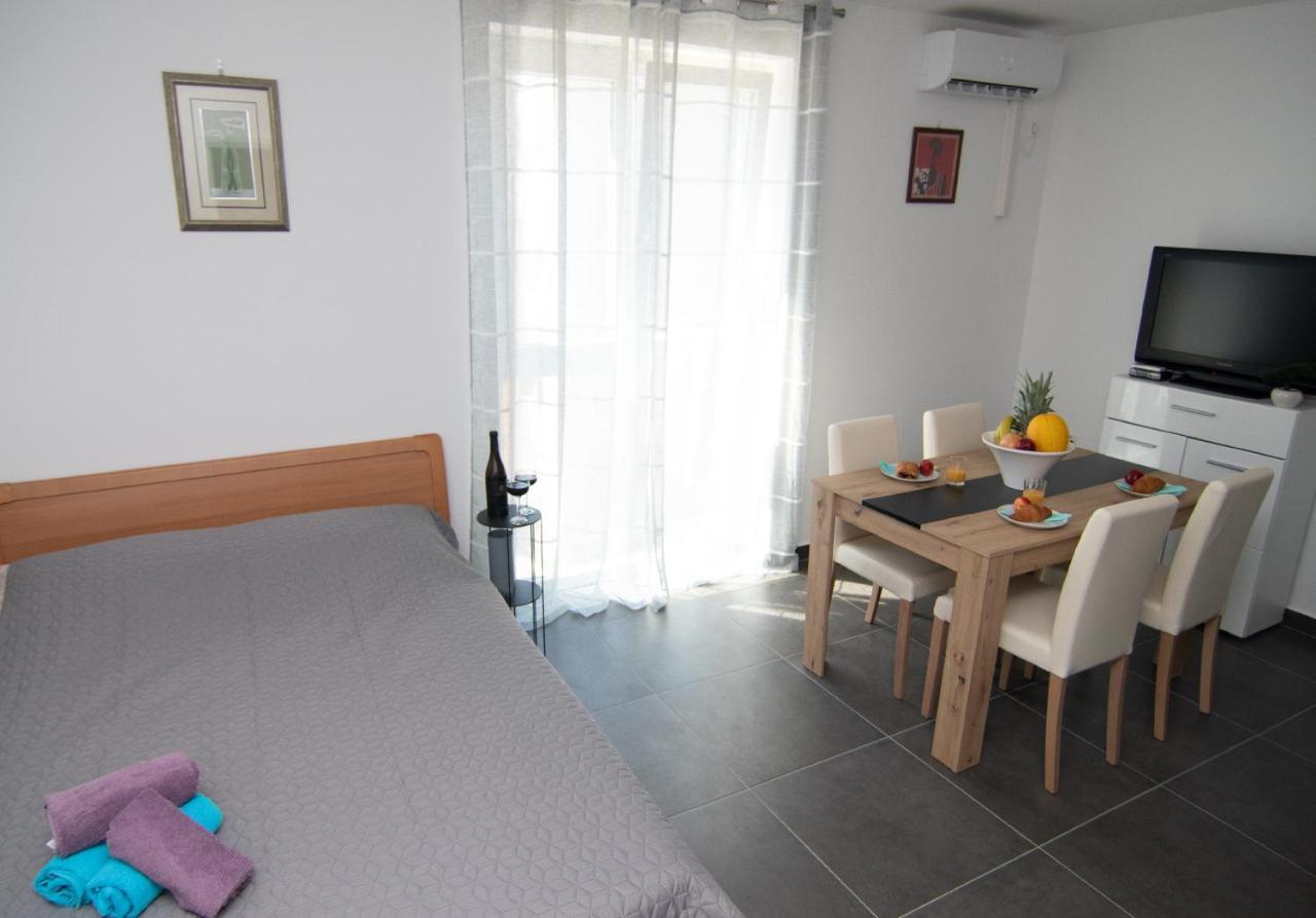 Valkane Beach Studio Apartment Pula Exteriér fotografie